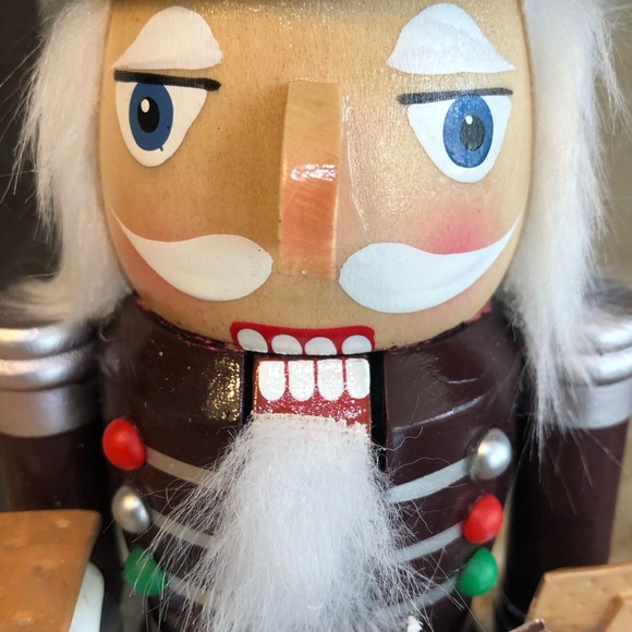 Kurt Adler Hershey’s S’mores Nutcracker NWT in Box 14 inches - Picture 6 of 12